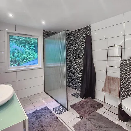 Stunning In Bokn With Wifi * Alvestad