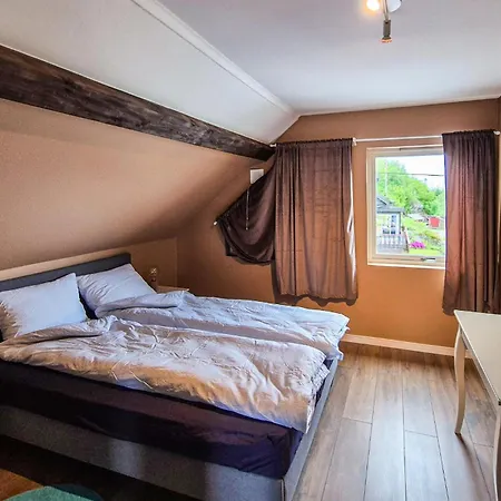 Tatil Evi Stunning In Bokn With Wifi